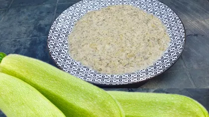 Mâncare de dovlecel ca la bunica la țară. Ingredientul secret care o îi dă gust divin