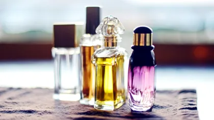 Pericolul descoperit în sticlele de parfum. Specialiștii trag un semnal de alarmă