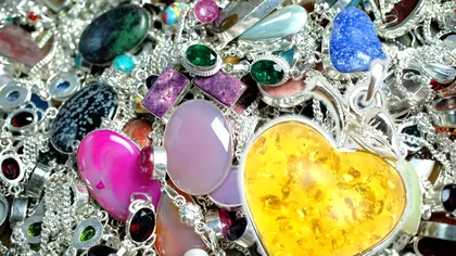 Ce piatră de bijuterii are proprietăți vechi și mistice, de fapt. Tu o ai cumva pe tine?