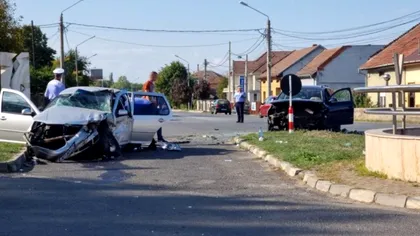 Accident rutier grav la Caransebeş, soldat cu rănirea a șapte persoane. Vina o poartă două șoferițe de 29 de ani