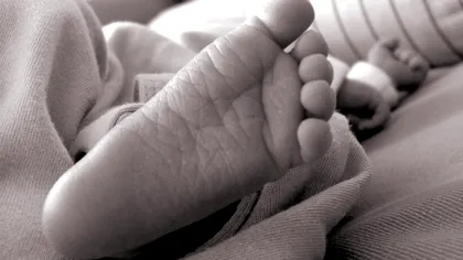 O fetiță de patru luni a fost găsită decedată în casă. Cauza morții nu este clară