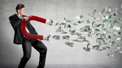 Vești de ultimă oră pentru românii cu credite. Ce s-a întâmplat cu dobânzile