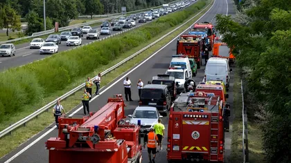 Accident teribil în Ungaria. Microbuz românesc, implicat într-un carambol pe autostrada M1. Cinci persoane decedate