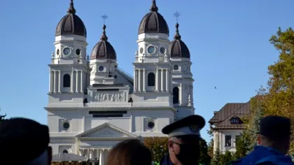 Câte mii de români s-au închinat la moaştele Sfintei Parascheva până ieri, 13 octombrie