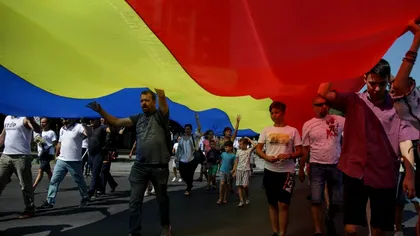 Câți români preferă valorile tradiționale comparativ cu drepturile și libertățile moderne. Procentul e uluitor