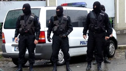 25 de percheziţii domiciliare în Mureş pentru destructurarea unui grup infracţional organizat, specializat în şantaj şi camătă