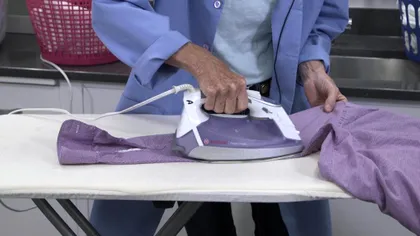 Cum calci corect hainele pentru a scăpa repede de această corvoadă. Trucuri geniale pentru gospodine