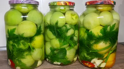 Greșeala uriașă pe care o fac gospodinele când pun gogonele la murat. Secretul să nu se mai înmoaie