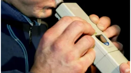 Scene incredibile în Iași. Șoferul unui autobuz şcolar, plin cu copii, a fost prins beat la volan