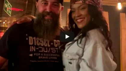 Cum a ajuns un român să se distreze cu Rihanna în Turcia. Norocul lui chiar a fost chior! VIDEO