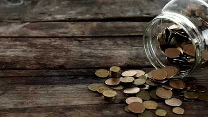 Motivul pentru care românii au început să facă mai multe economii. Strâng bani peste bani
