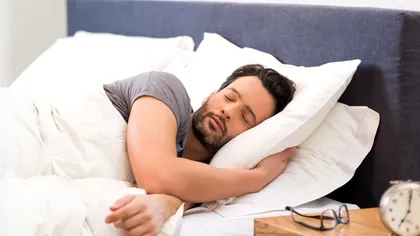 Greșeala pe care o fac toți românii în fiecare seară. Din cauza aceasta nu dorm bine