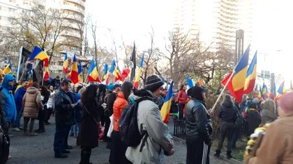 Proteste împotriva vaccinării chiar de Ziua Națională. Ce se întâmplă acum în București