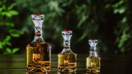 Cea mai scumpă palincă din România. Câți bani cere un român pentru un litru