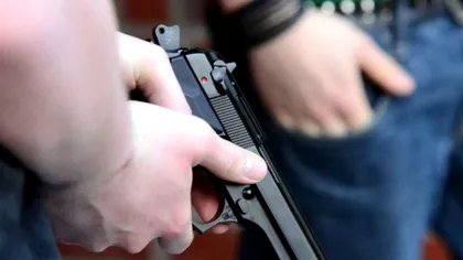 Ceartă încheiată cu incident armat între doi adolescenți. Unul dintre ei a scos un pistol airsoft și a tras în celălalt