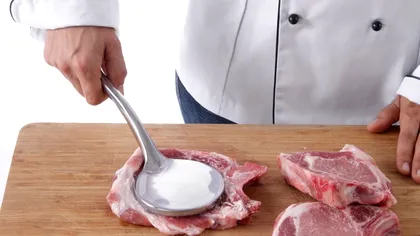 Cum frăgezești carnea în doar 30 de minute. E cel mai tare truc pentru gospodine!