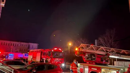 Ultima oră! Incendiu uriaș la un bloc din Constanța. Locatarii au fost evacuați de urgență