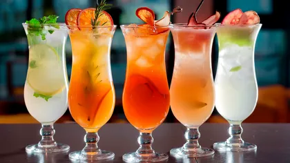 Cocktailuri cu sau fără alcool, de făcut acasă. Toți apropiații se vor bucura