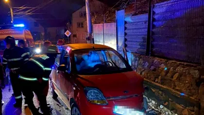 Accident grav la Curtea de Argeș. Un bărbat de 34 de ani a murit, iar șoferița se află în stare critică cu un braț amputat. Greșeala care le-a distrus viața