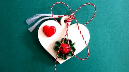 Pe ce parte se poartă mărțișorul, de fapt. Foarte mulți români greșesc pe 1 martie