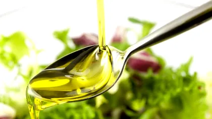 Cu ce înlocuiești uleiul de floarea soarelui la gătit, de fapt. E și mai ieftin decât credeai