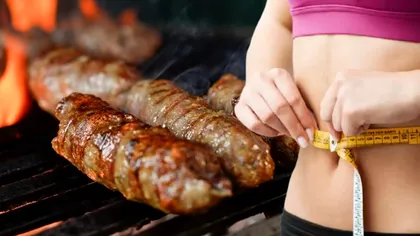 Câte calorii au 100, 200 sau 300 de grame de mici. Sunt reale bombe calorice, ai grijă!