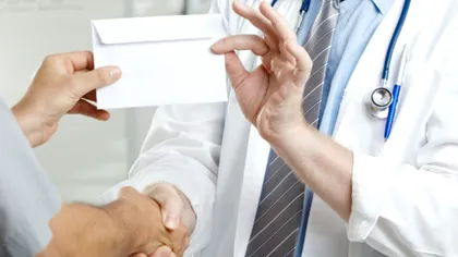 Medic sirian de la Institutul Oncologic din București, reținut de ofițerii Anticorupție. Ar fi cerut șpagă unei bolnave de cancer