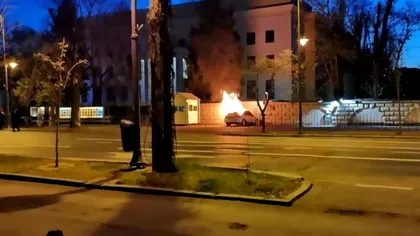 Sinucidere teribilă în această dimineață. Un bărbat a murit după ce a intrat cu mașina în gardul Ambasadei Rusiei din București. Traficul rutier este restricționat