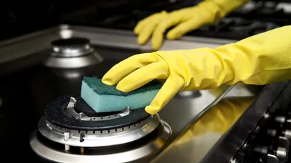 Pericolul ignorat la aragazul din casă. Greșeala pe care o fac multe gospodine