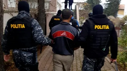 Doi polițiști, la un pas de moarte după ce au ajuns cu o citație în curtea unui bărbat. La ce teroare au fost supuși oamenii legii