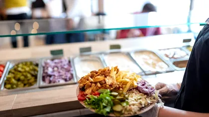 Cât a ajuns să coste un souvlaki în 2022, în Grecia. Diferență majoră față de anul trecut