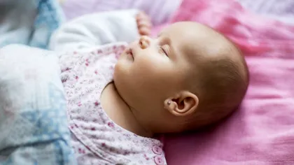 O fetiță suferă de o boală atât de rară, încât medicii au căutat pe Google informații despre misterioasa afecțiune