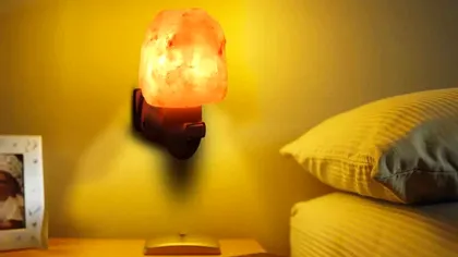 Cât se ține în priză lampa de sare și ce efecte are