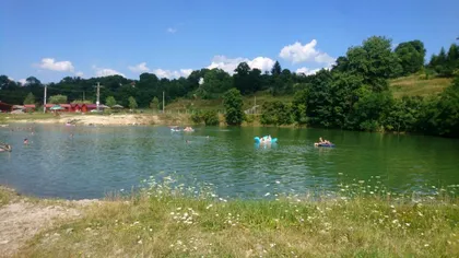 Locul din România în care apa sărată ar vindeca aproape orice afecţiune. Oamenii dau buzna aici