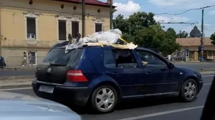 Incident sinistru în Timișoara. Locuitorii au sunat la Poliție după ce au văzut un ‘cadavru’ pe plafonul unei mașini