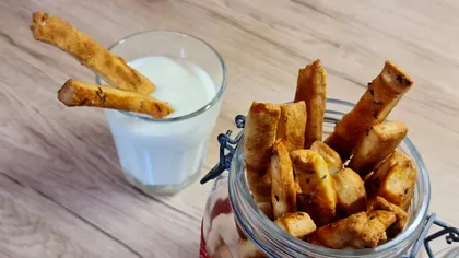 Sărățele fragede cu brânză și chimen. O gustare perfectă pentru weekend