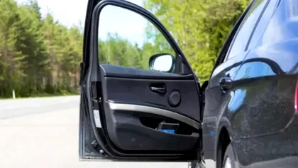 Butonul secret pe care îl ai în partea de jos a portierei. Puţini şoferi ştiu de existenţa lui, e foarte util