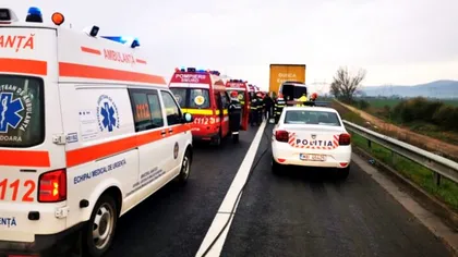 Accident dramatic pe Valea Oltului. Un copil de 1 an și părinții săi au murit în urmă cu puțin timp. Traficul este complet blocat