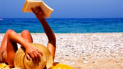 Vedeta din România care a făcut furori pe plajă. Costumul de baie minuscul a atras toate privirile. Foto