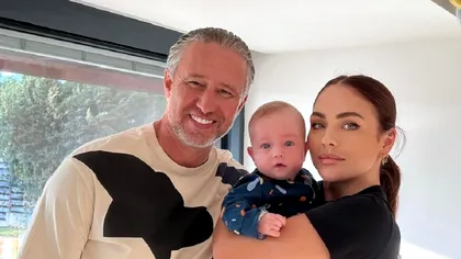 Măsura luată de Reghecampf la botezul băieţelului Liam. Primele imagini de la eveniment. Ţinutele alese de antrenor şi Corina Caciuc