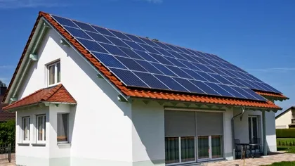 Ce se întâmplă cu românii care şi-au montat panouri fotovoltaice pe case. Situaţia e îngrijorătoare