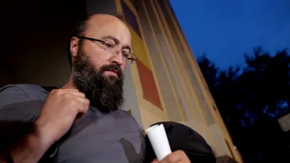 Dialogul dintre părintele Visarion Alexa şi enoriaşa care îl acuză de agresiune, făcut public. Ce i-a putut spune preotul femeii e scandalos