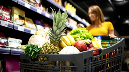 Alimentele care s-au ieftinit în ultima perioadă. Valurile de scumpiri nu le-au afectat, asta trebuie să cumpere românii