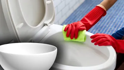„Bomba imediată” care curăță perfect toaleta. Ai nevoie de 3 ingrediente