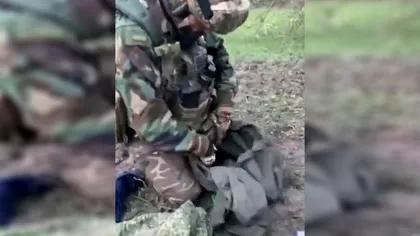 Ce au găsit ucrainenii în ranița unui soldat rus. Ce obiecte cară armata lui Putin în spate VIDEO
