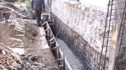 Descoperirea făcută de doi soţi în timp ce renovau bucătăria din casa lor. Au sute de ani şi valorează o avere