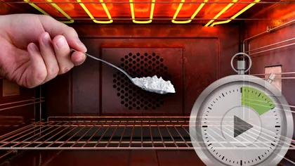 A turnat 10 linguri de bicarbonat de sodiu în cuptor și a descoperit un truc util. Ce s-a întâmplat în 15 minute