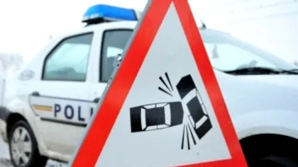 Accident grav pe DN1. Un autocar plin de copii a lovit un taur. Circulaţia, întreruptă pe sensul către Bucureşti