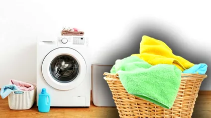 Trei trucuri pentru ca prosoapele tale să rămână pufoase mai mult timp. Ce să pui în mașina de spălat