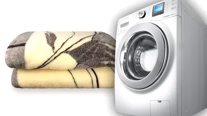 Trucul secret pentru spălarea păturilor de lână. Ce să nu pui în mașina de spălat, așa se vor strica